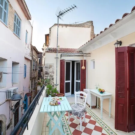 In Hippest Spot Of Old Town! Apartment